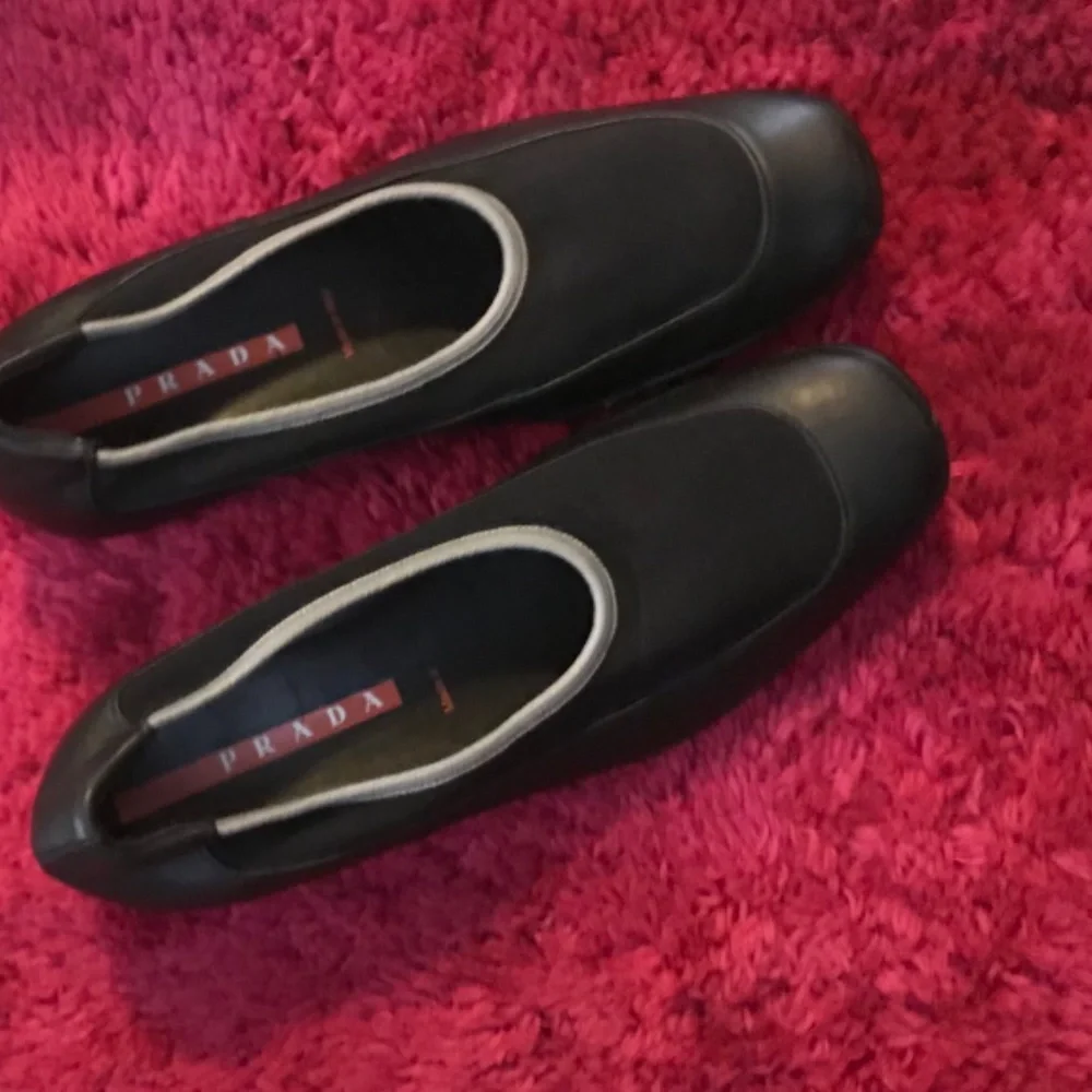 Authentic PRADA Excellent Condition - Picture 6 of 6